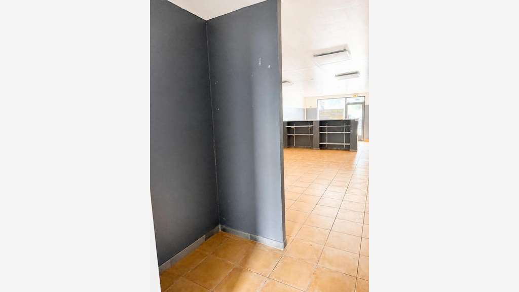 A louer local cial 48m² emplacement N°1 à Libourne