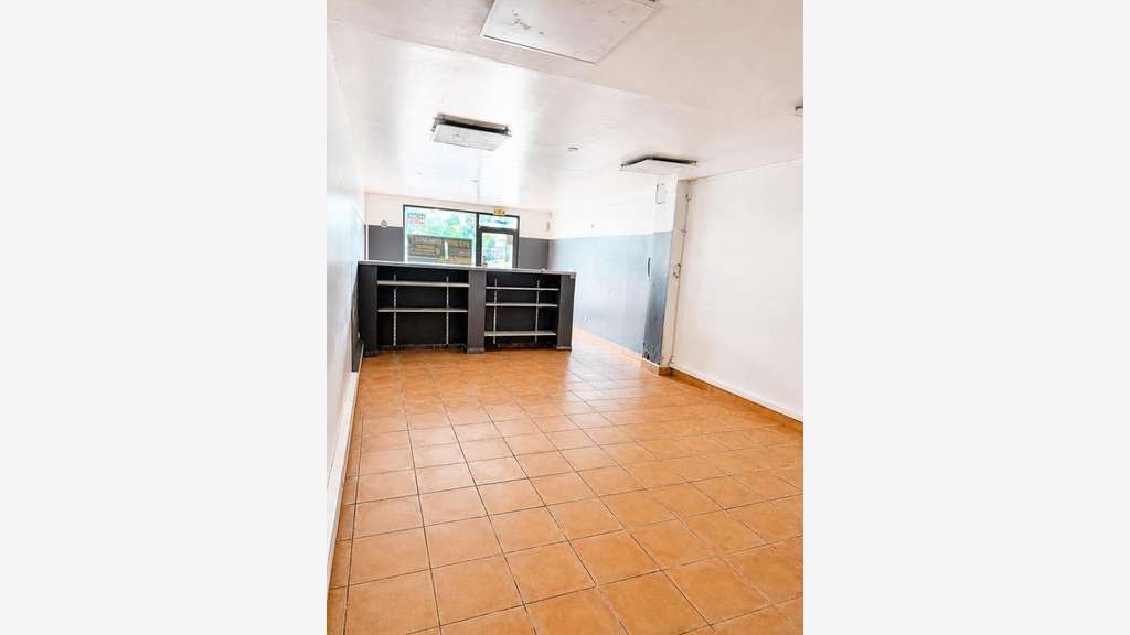 A louer local cial 48m² emplacement N°1 à Libourne