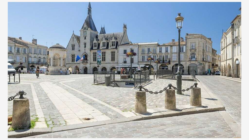 Local commercial à louer empl N°1 à Libourne