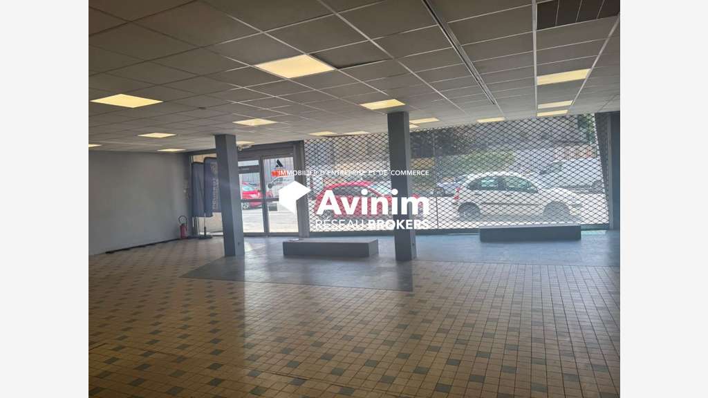 Local commercial 530m² à louer à Libourne centre