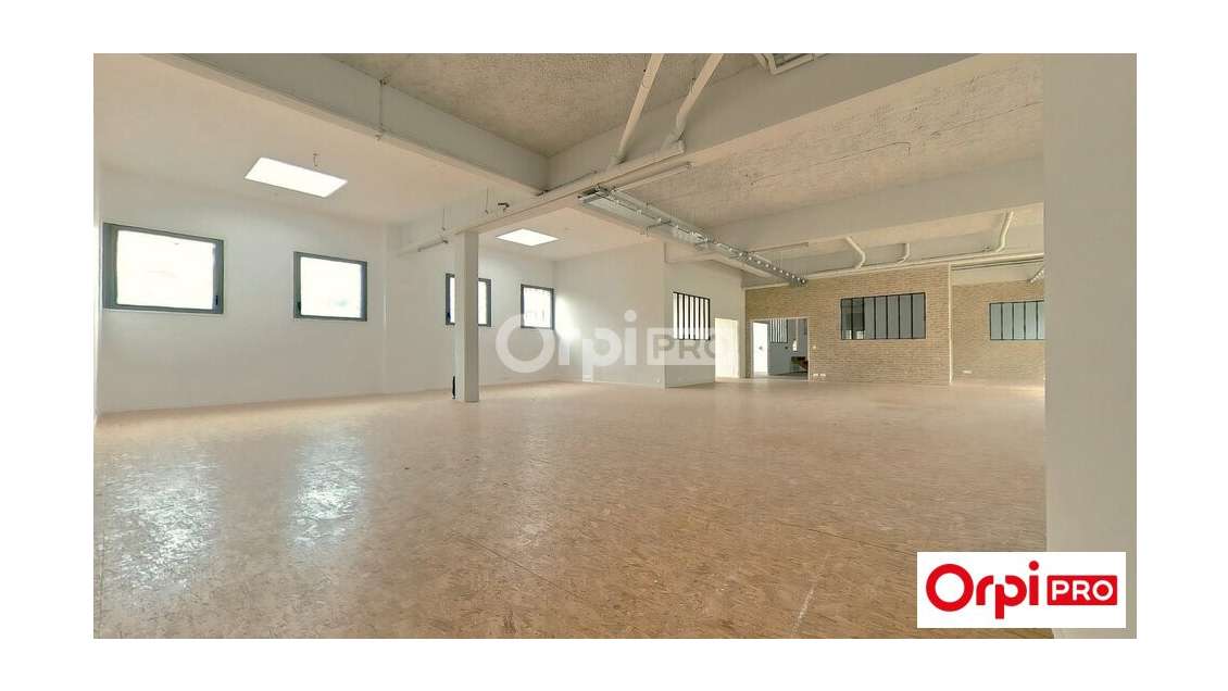 LOCAL COMMERCIAL - environ 400m2 - Lille 59800