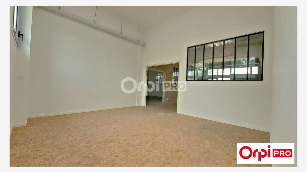 A louer local commercial 400m² à Lille 59800