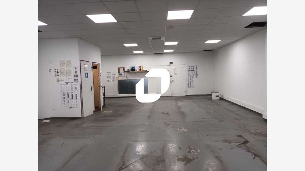 A louer Local commercial 241m² Lille