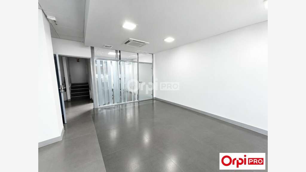 LOCAL COMMERCIAL - 126m2- Lille (59800)