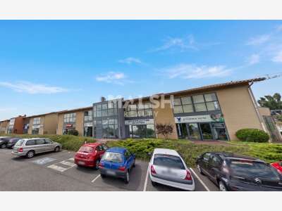 LOCAL COMMERCIAL À LOUER - 205 M² - LIMAS