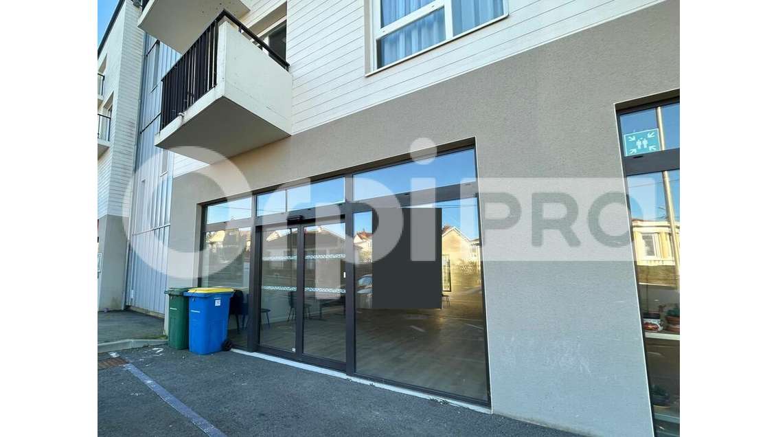 A louer local commercial 95m² à Limoges Ouest