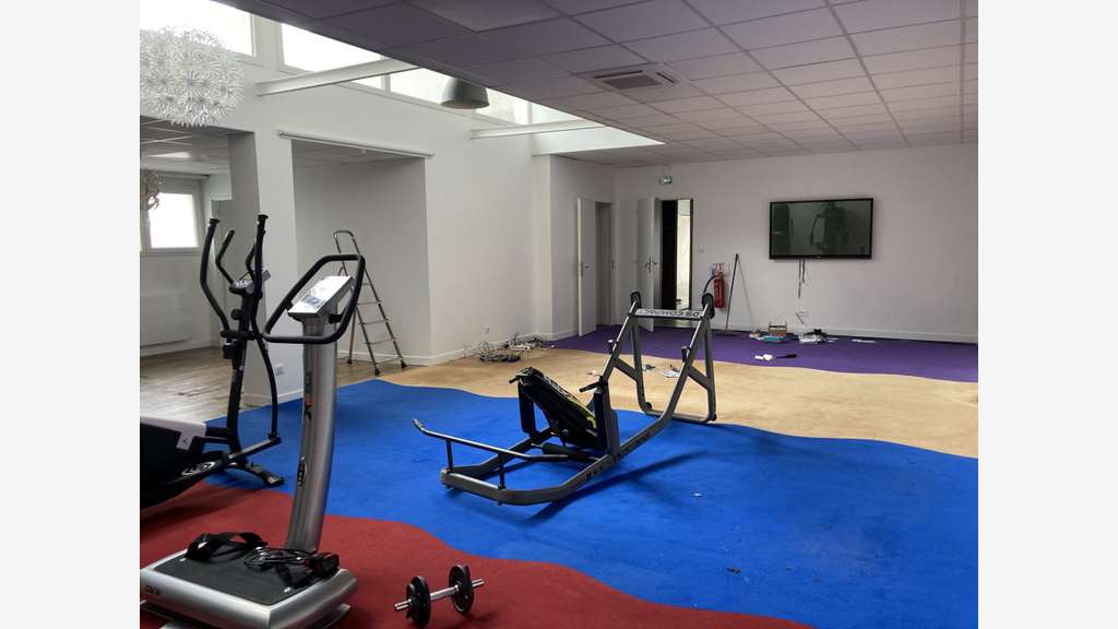 A louer grand local professionnel 270m² à Limoges