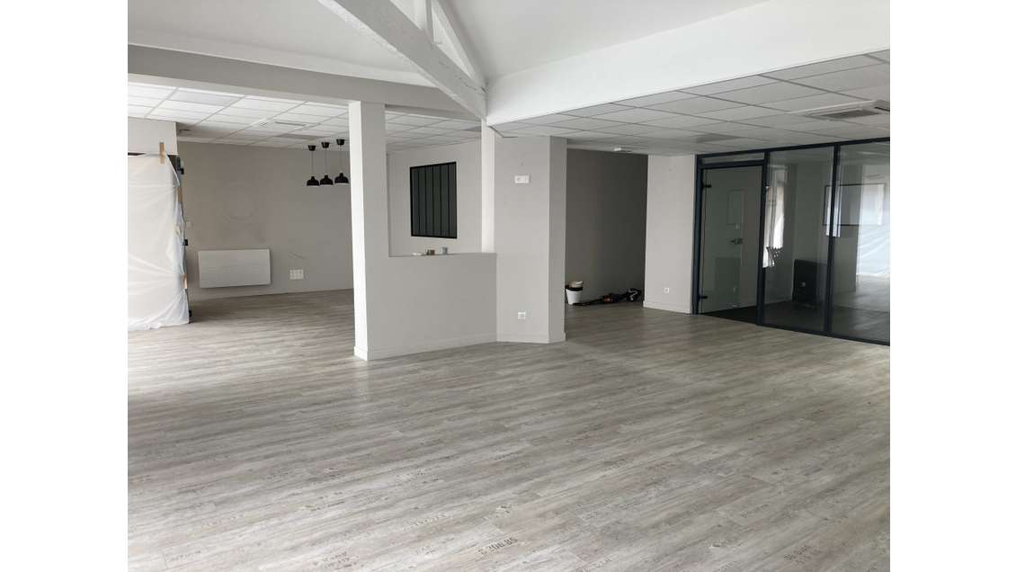 A louer grand local professionnel 270m² à Limoges