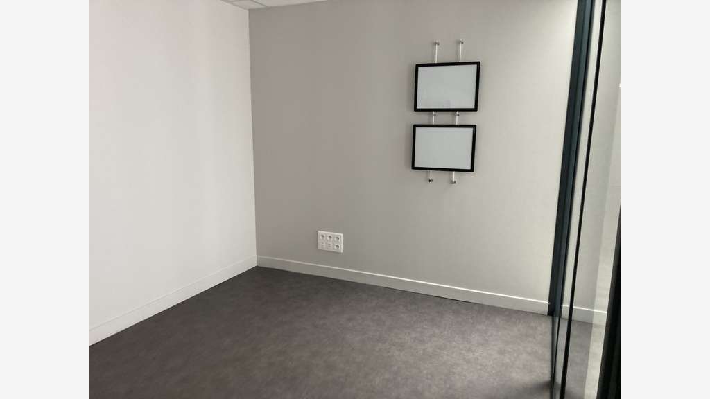 A louer grand local professionnel 270m² à Limoges