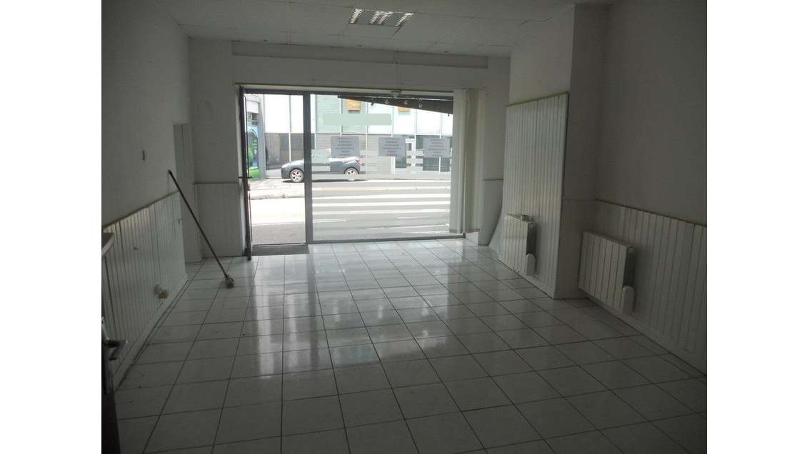 A louer local commercial 49m² Limoges axe passant