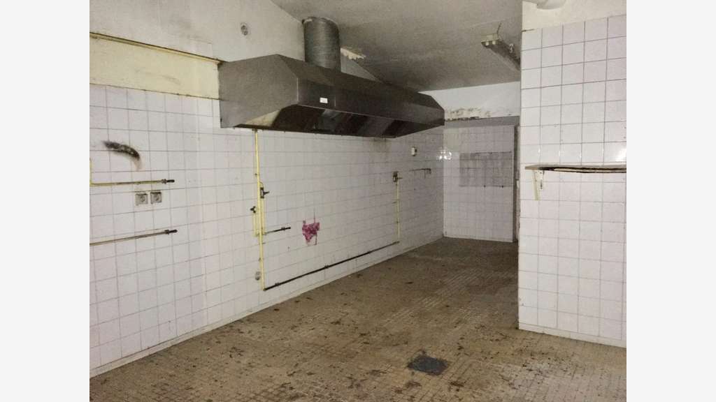 Grand Local Commercial de 180 m² à louer sur L
