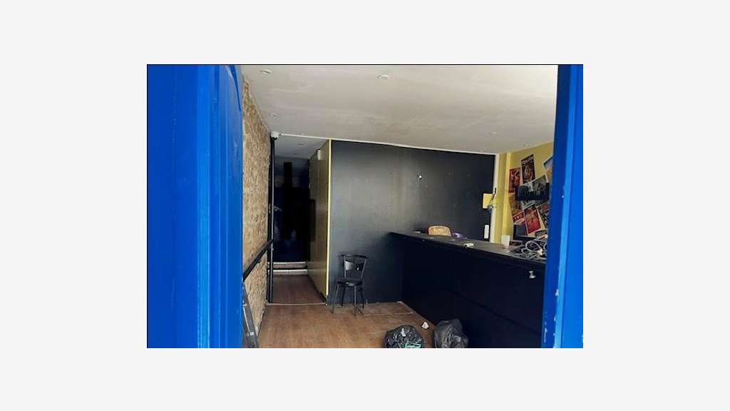Location d'un local commercial avec cour dans le