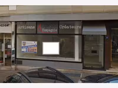 Local commercial à louer au centre-ville de