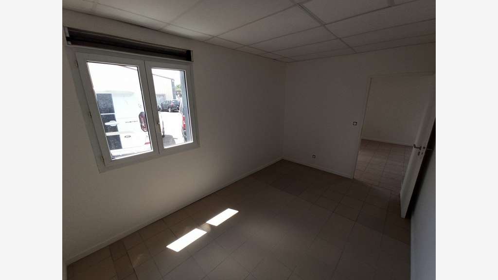 A louer local de 290m² en ZI Nord Limoges