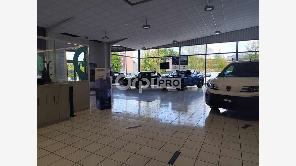 Ensemble immobilier de 1550m² à louer à Limoges 