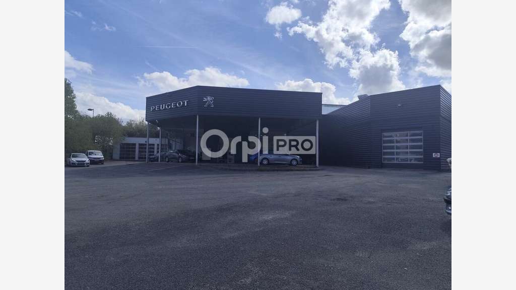 Ensemble immobilier de 1550m² à louer à Limoges 