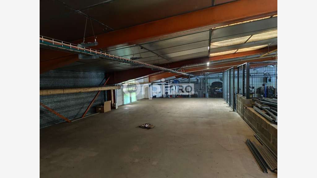 Ensemble immobilier de 1550m² à louer à Limoges 