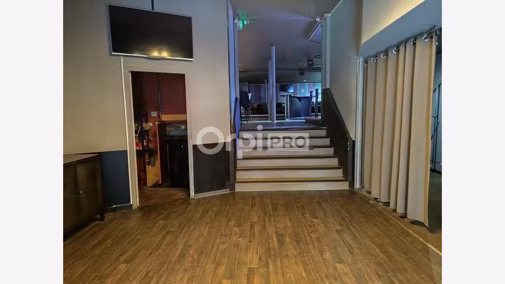 Bâtiment commercial de 615m² à louer à Limoges