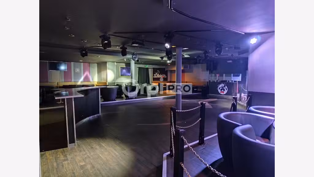 Bâtiment commercial de 615m² à louer à Limoges
