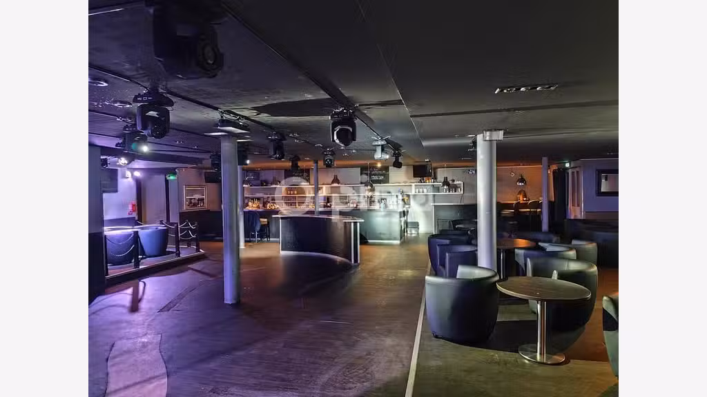 Bâtiment commercial de 615m² à louer à Limoges