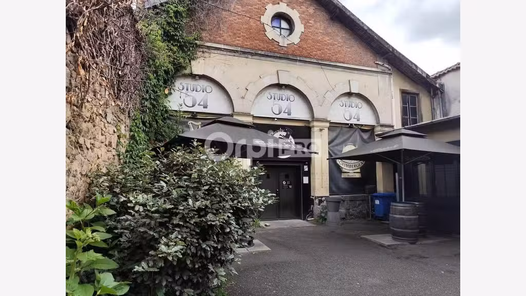 Bâtiment commercial de 615m² à louer à Limoges