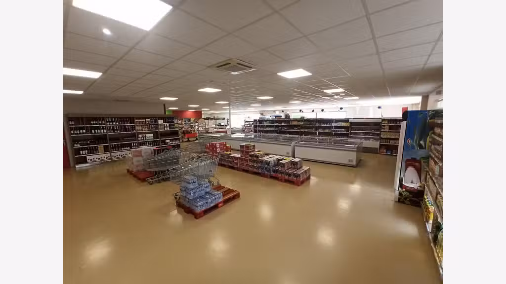 LOC 440m² Zone NORD LIMOGES