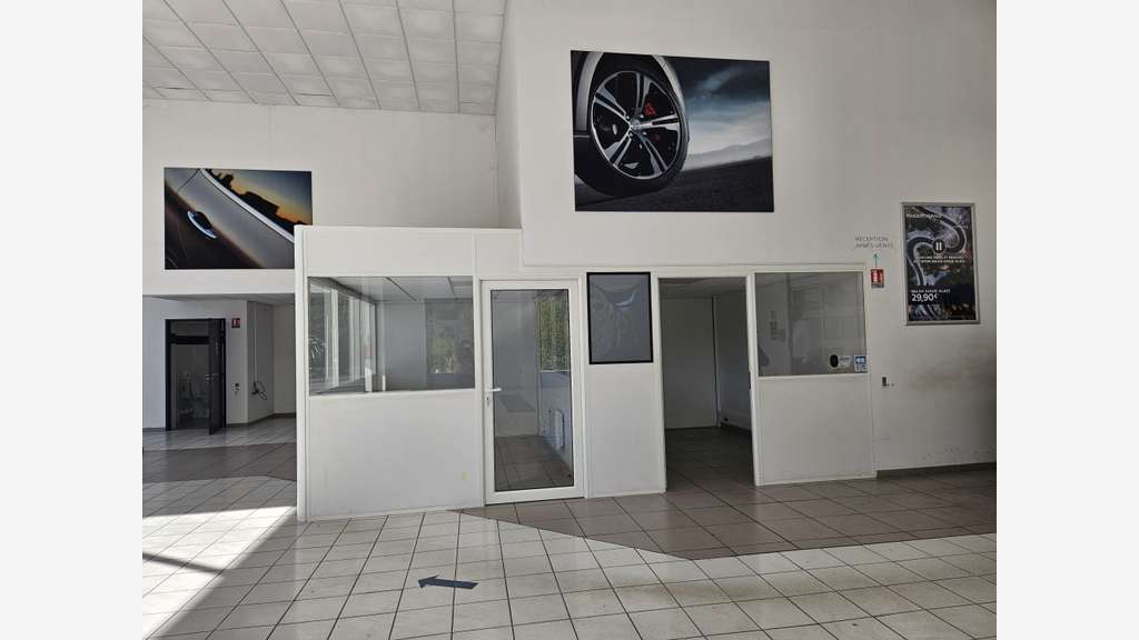A louer vaste local commercial 1706m² à Limoges !