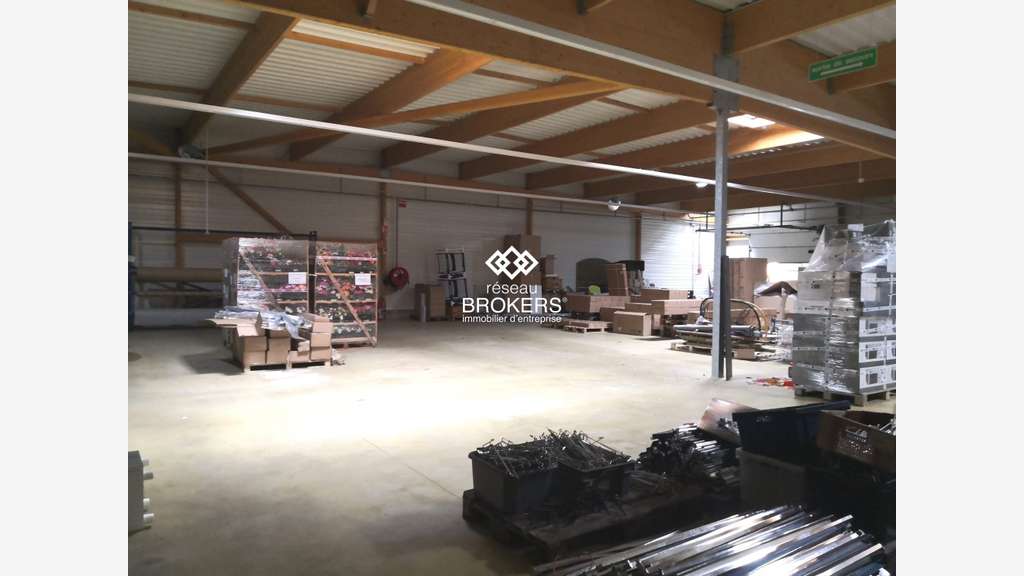A louer local 1 245m² à Livarot-Pays-d'Auge