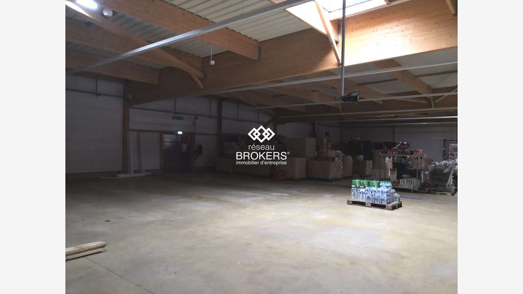 A louer local 1 245m² à Livarot-Pays-d'Auge