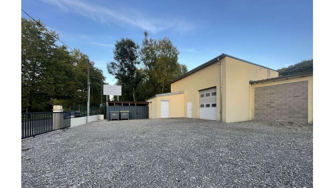 Location hangar rénové 130m² à Liverdun
