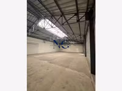 A louer entrepôt de stockage de 220m² à Locminé
