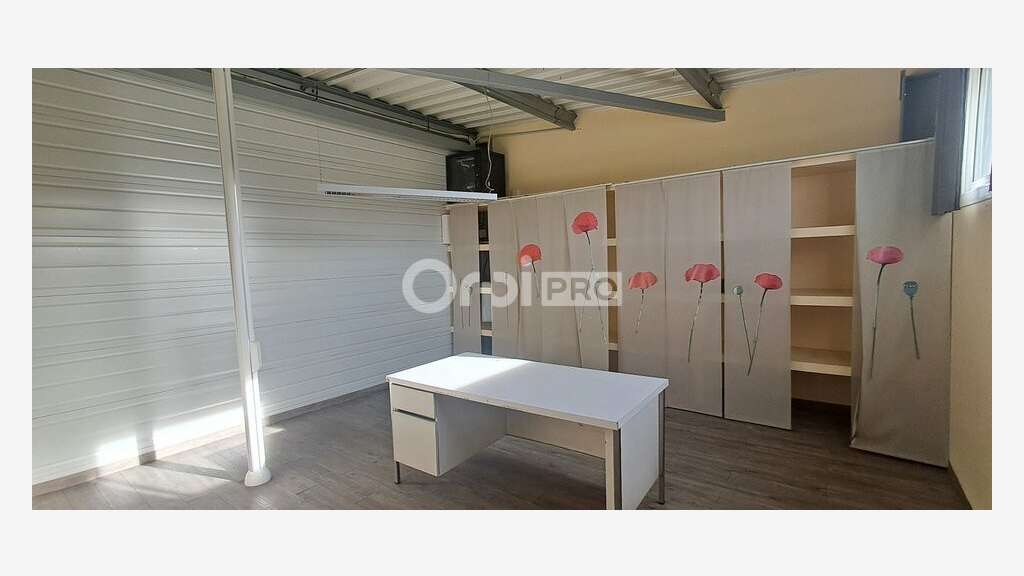 Local commercial 275m² à louer à Lons
