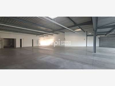 À LOUER local commercial 600m² à Lons