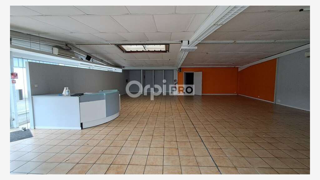 A louer local Commercial de 330m² Rocade Pau Nord