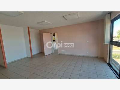 Local commercial de + 150m² à louer à Lons