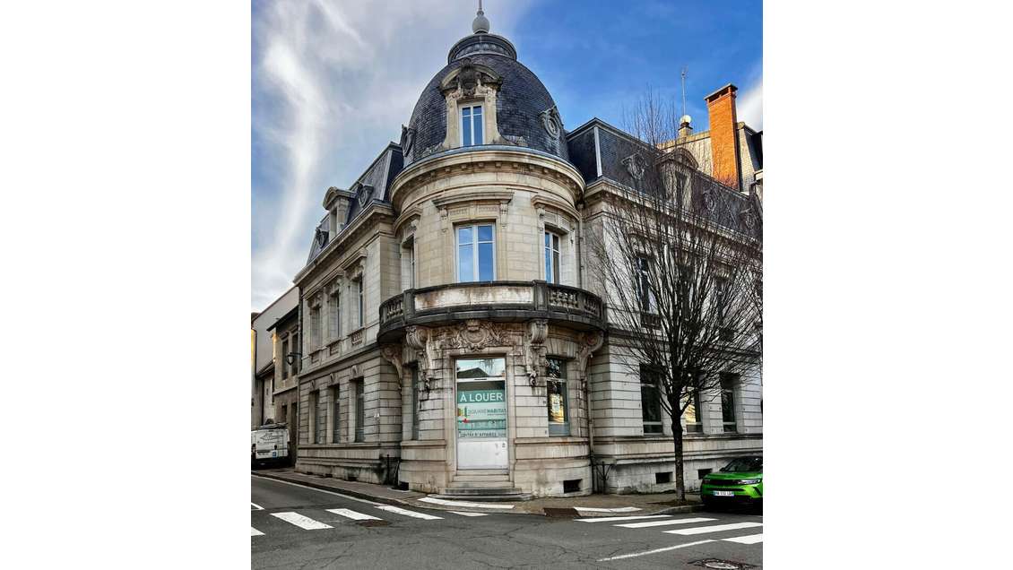 A louer cellule commerciale 95m² à Lons-le-Saunier