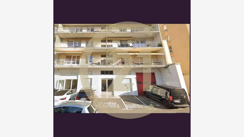 A louer local commercial 140m² à Lons Le Saunier