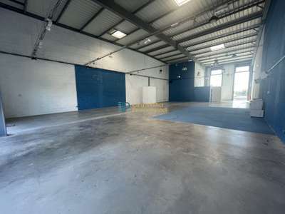 A louer local commercial 308m² ZC Keryado