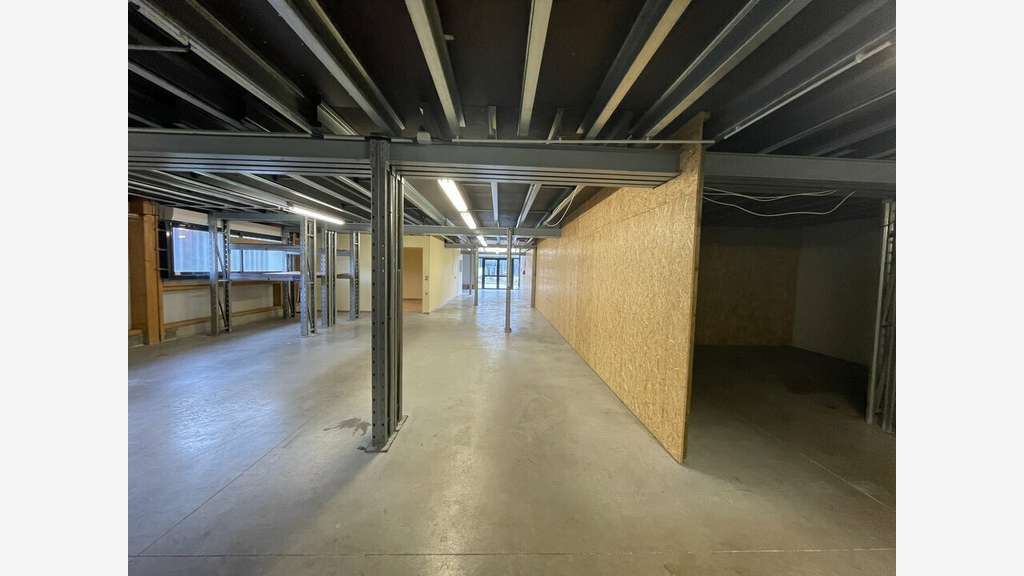 Local 300m² à louer sur la base de Lorient