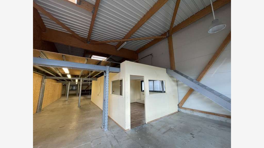 Local 300m² à louer sur la base de Lorient