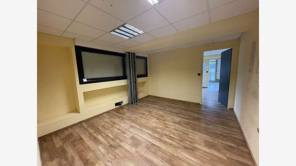 Local 300m² à louer sur la base de Lorient
