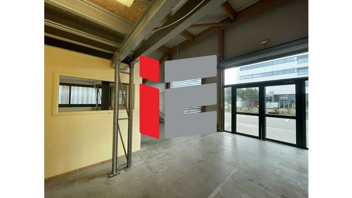 Local 300m² à louer sur la base de Lorient