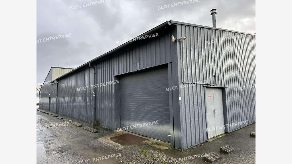 A louer local 750m² zone commerciale de Lorient