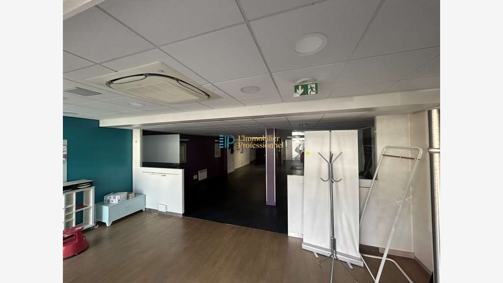 A louer local commercial 168m² à Lorient Keryado
