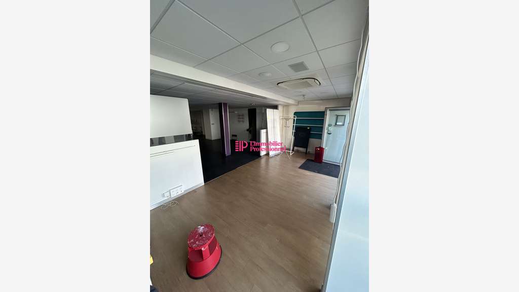 A louer local commercial 168m² à Lorient Keryado