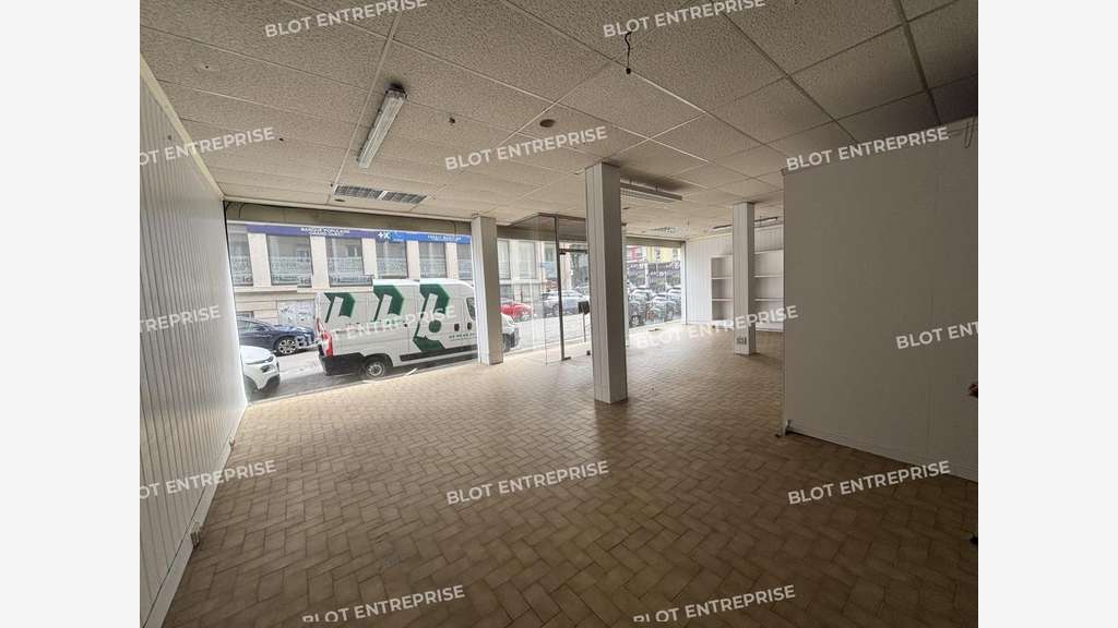 A louer local commercial de 97m² à Lorient centre