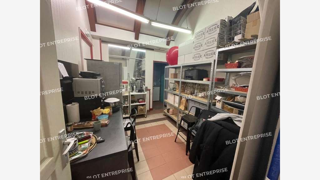 A louer local 35m² avec vitrine à Lorient centre