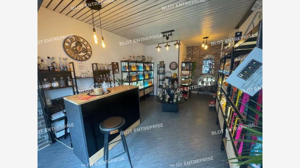 A louer local 35m² avec vitrine à Lorient centre