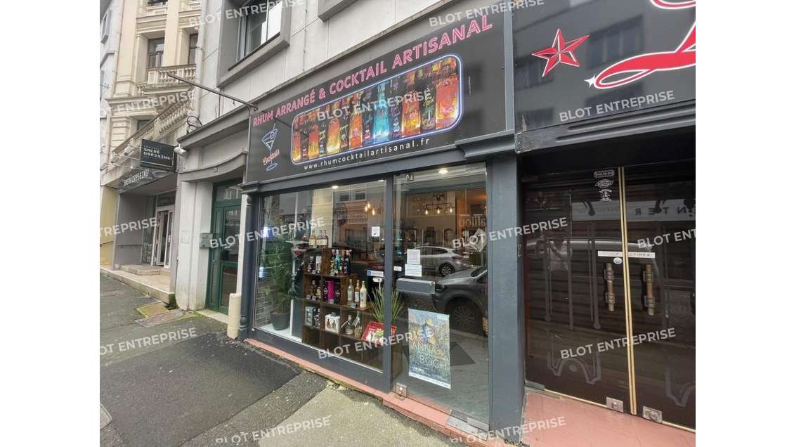 A louer local 35m² avec vitrine à Lorient centre