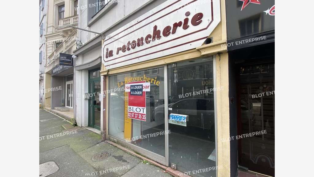A louer local 35m² avec vitrine à Lorient centre